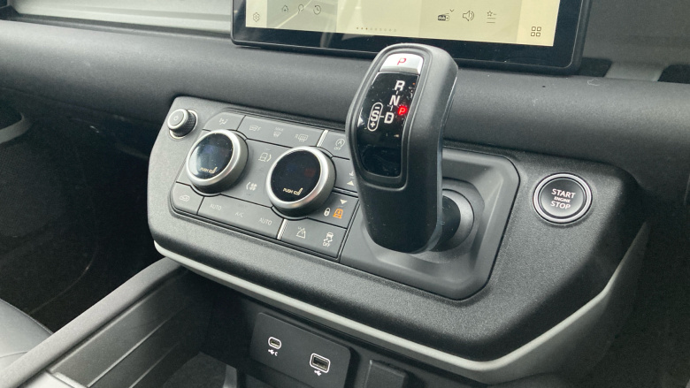 Land Rover Defender 3.0 D250 SE 110 5dr Auto [7 Seat] Diesel Estate